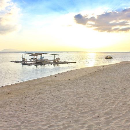 Bella Beach Resort Batangas Lian Exteriör bild