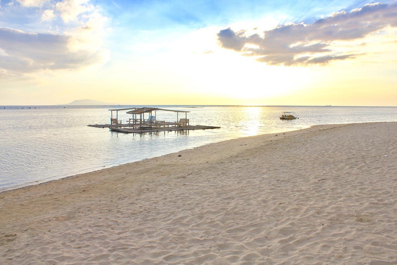 Bella Beach Resort Batangas Lian Exteriör bild
