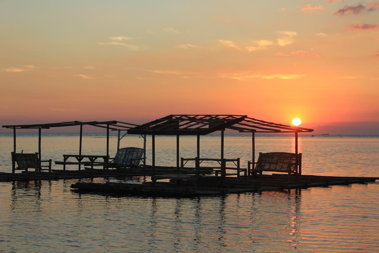 Bella Beach Resort Batangas Lian Exteriör bild